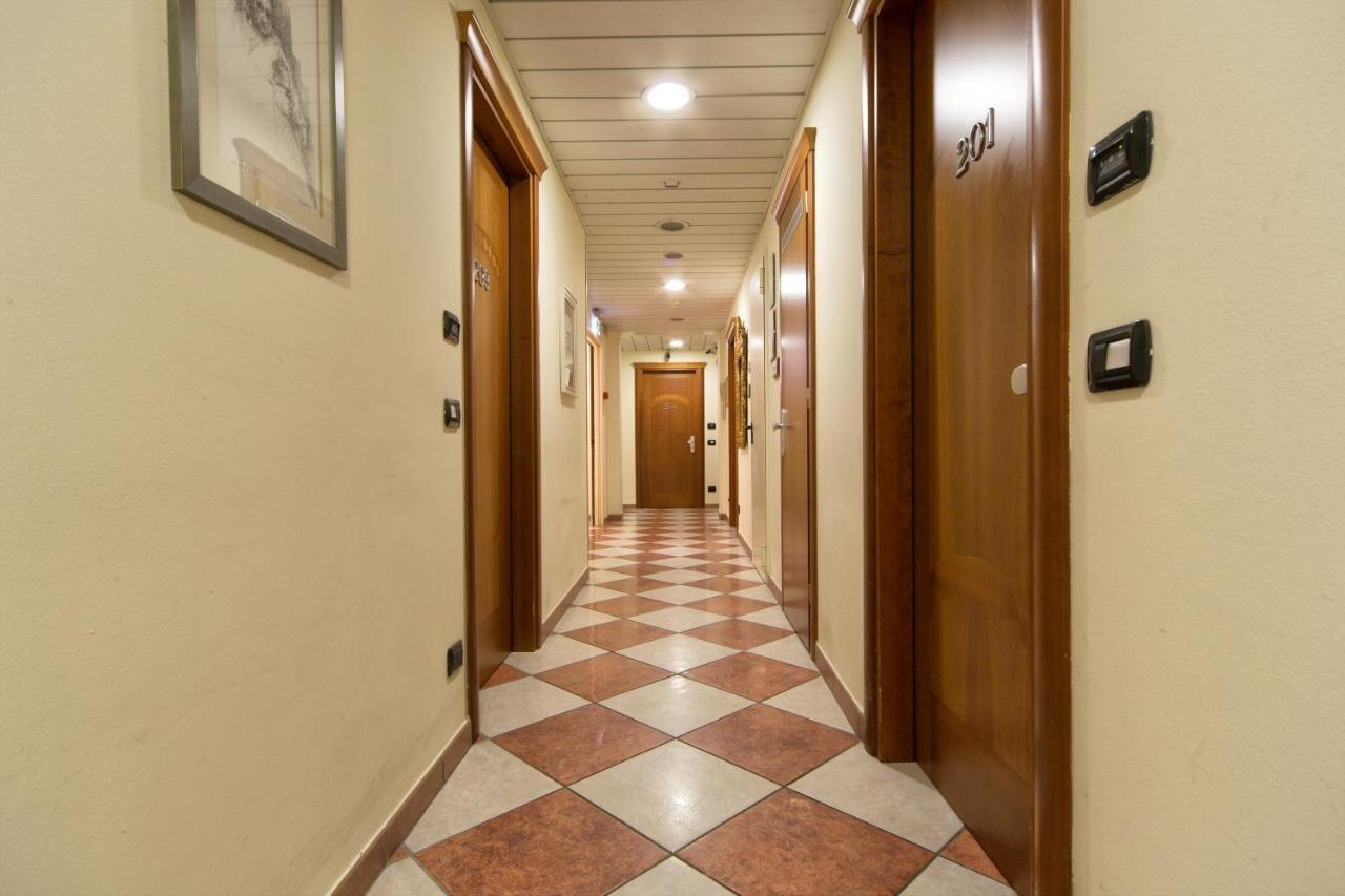Hotel Giotto Padua Exteriör bild